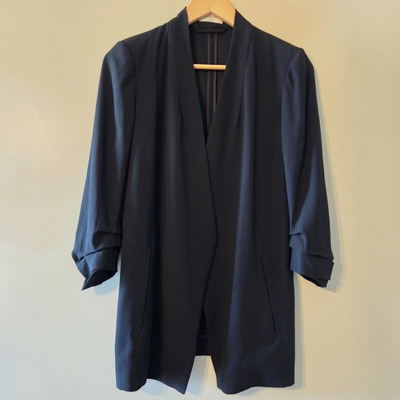 Aritzia Babaton Power Hip Blazer Classic Black Open Front Casual Size US 6. - Picture 7 of 15